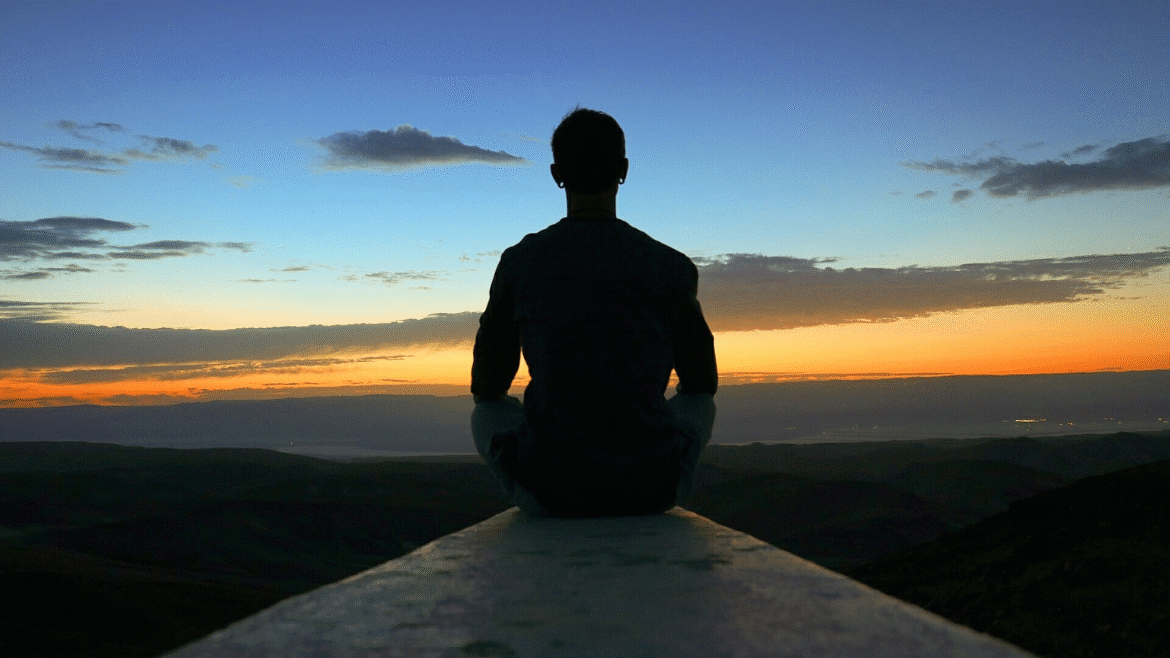 ¿Qué es la Meditación Trascendental? Beneficios y técnicas para la salud mental