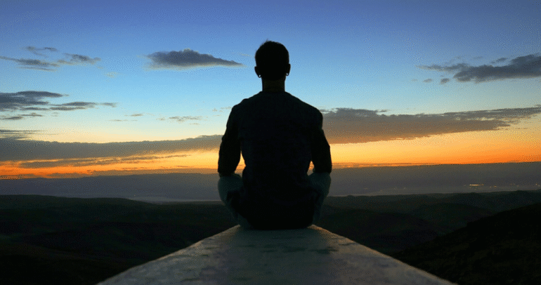 ¿Qué es la Meditación Trascendental? Beneficios y técnicas para la salud mental